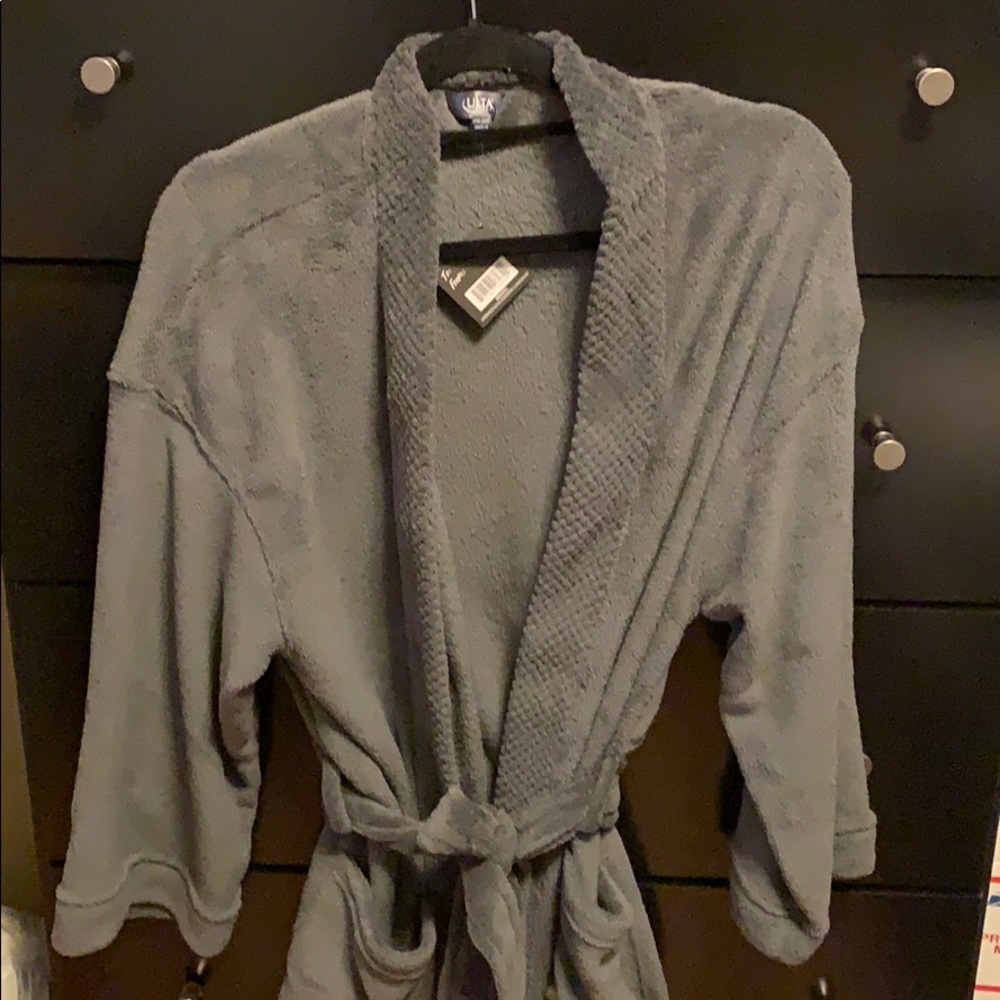 NWT Gray Robe - Picture 3 of 4